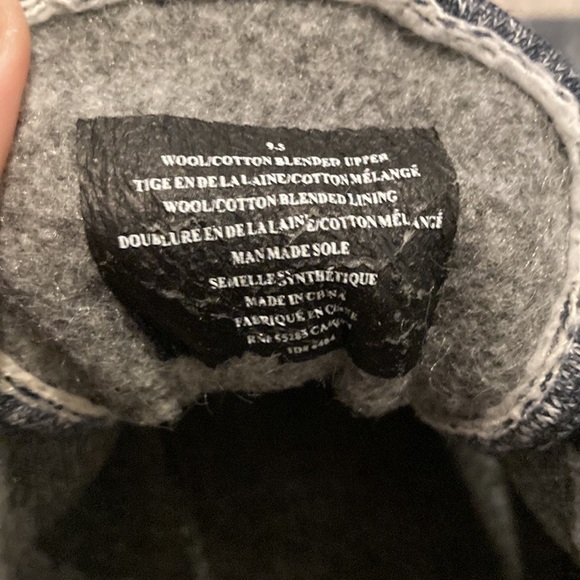 Mens Express Blue wool shoes. Size 9.5 - Picture 3 of 4